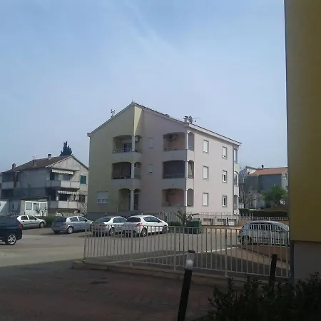 With A Parking Space - 14114 דירה זאדאר