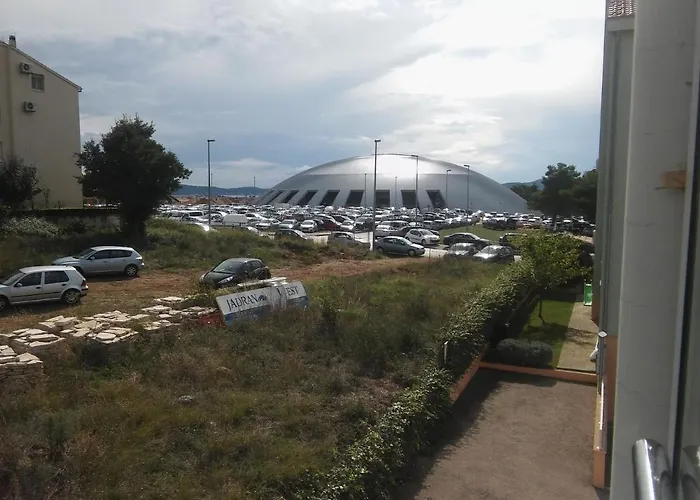 With A Parking Space - 14114 Zadar